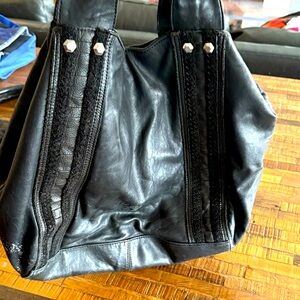 LIEBESKIND Elegant Black Leather Tote Bag